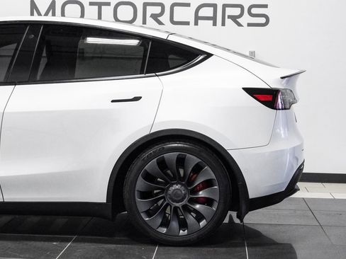 Used 2020 Tesla Model Y Performance image 19