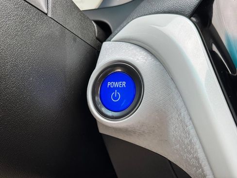 Used 2018 Chevrolet Bolt Premier w/ Driver Confidence II Package FWD image 27
