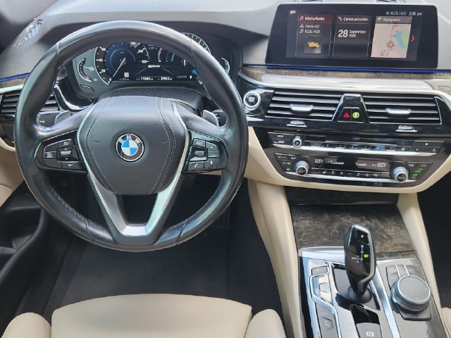 Used 2019 BMW 530e RWD image 27