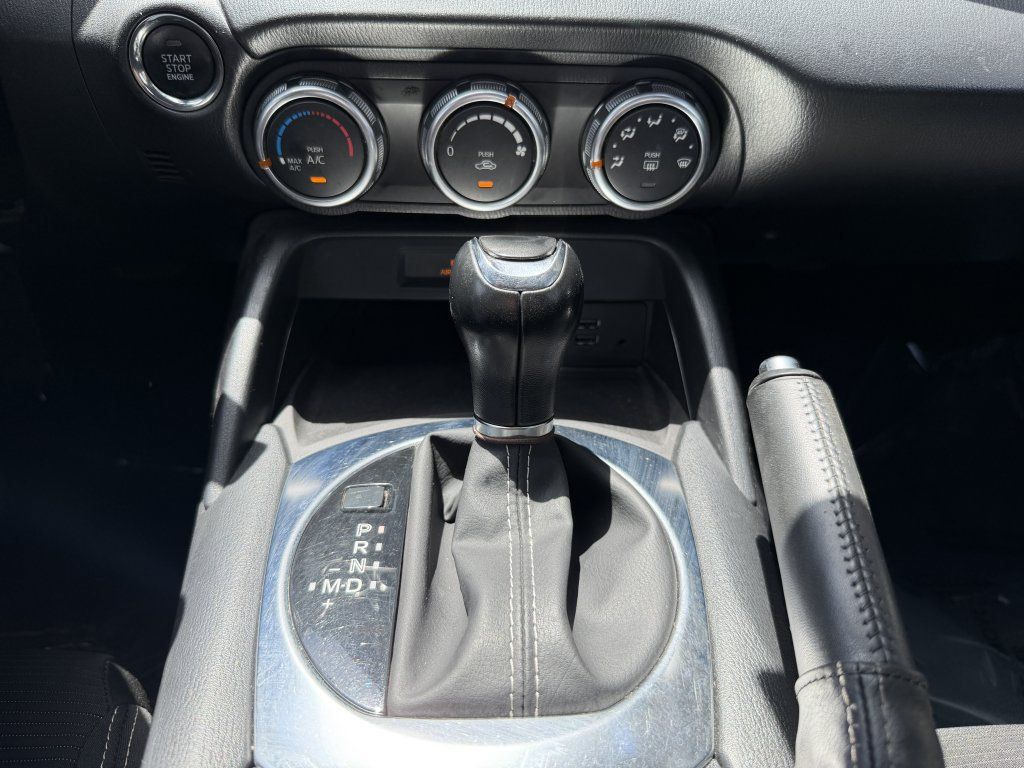 Used 2018 FIAT 124 Spider Classica w/ Technology Group RWD image 20