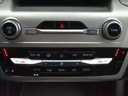 Used 2022 Ford Explorer XLT w/ Equipment Group 202A image 27