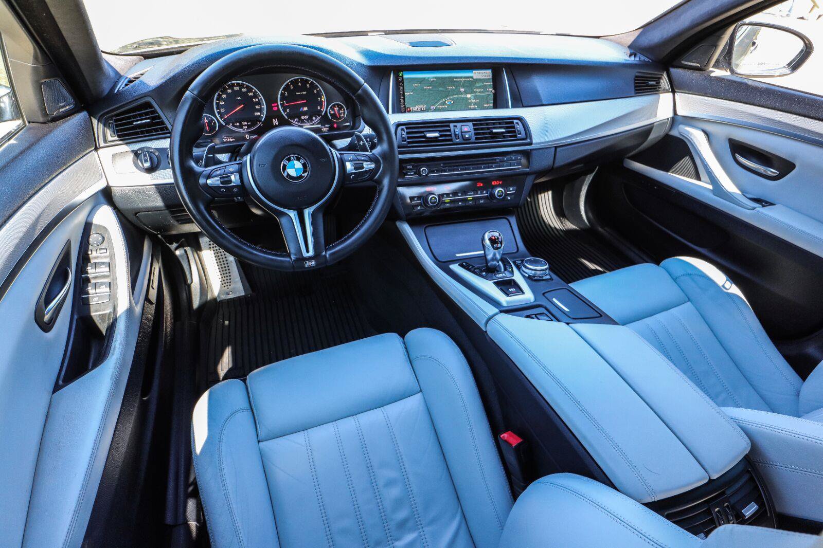 Used 2015 BMW M5 RWD image 23