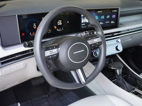 Used 2025 Hyundai Tucson SEL image 13