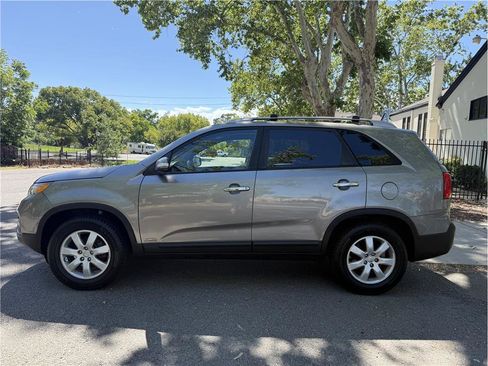Used 2012 Kia Sorento LX w/ Convenience Pkg AWD/4WD image 4