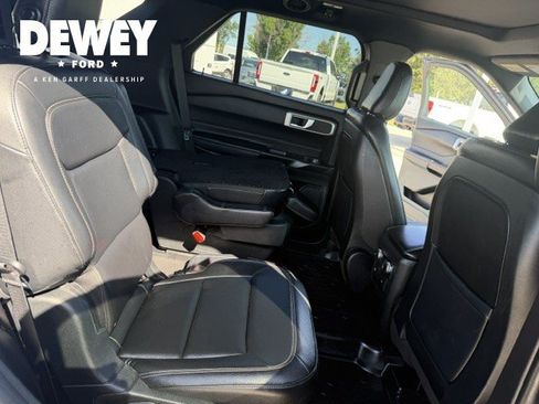 Used 2020 Ford Explorer XLT w/ Equipment Group 202A AWD/4WD image 36