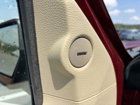 Used 2017 Ford Expedition Limited w/ Equipment Group 301A RWD image 19