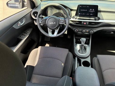 Used 2022 Kia Forte LXS w/ LXS Technology Package FWD image 10