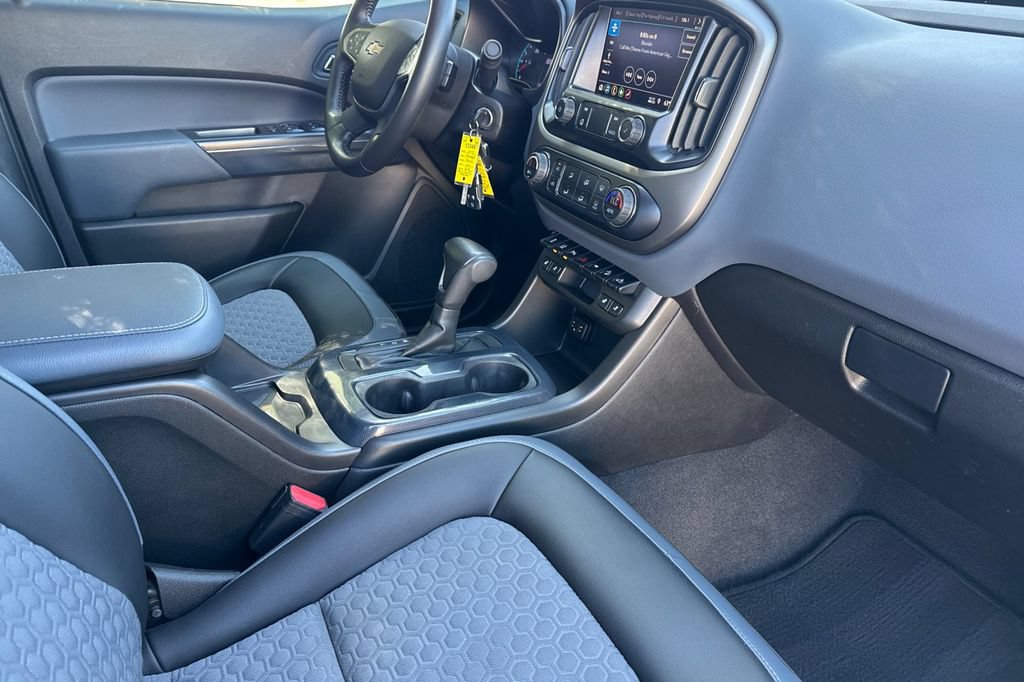 Used 2021 Chevrolet Colorado Z71 w/ Safety Package AWD/4WD image 17