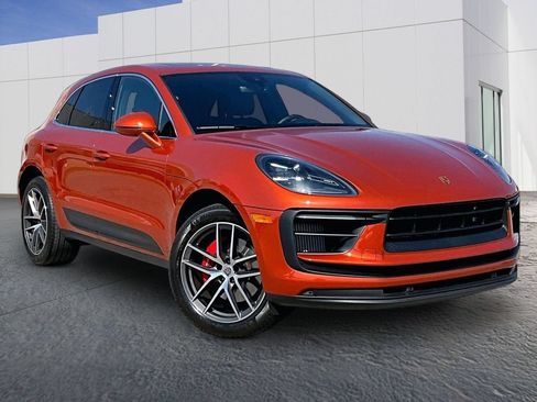 Certified 2022 Porsche Macan S AWD/4WD image 9