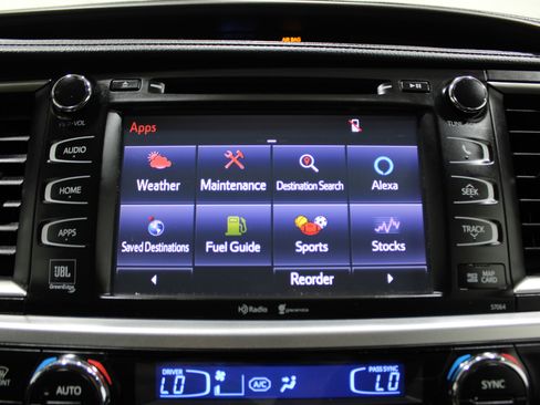 Used 2015 Toyota Highlander Limited image 18