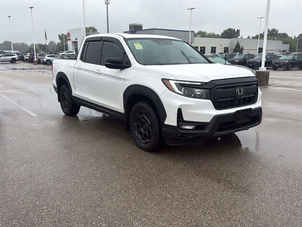Used 2025 Honda Ridgeline TrailSport+ image 2