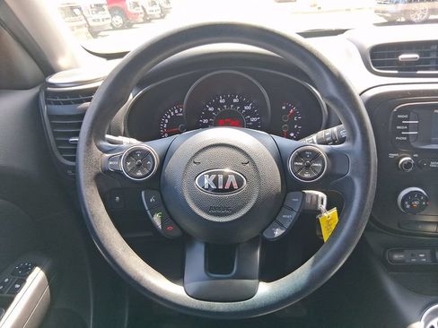 Used 2016 Kia Soul + FWD image 14