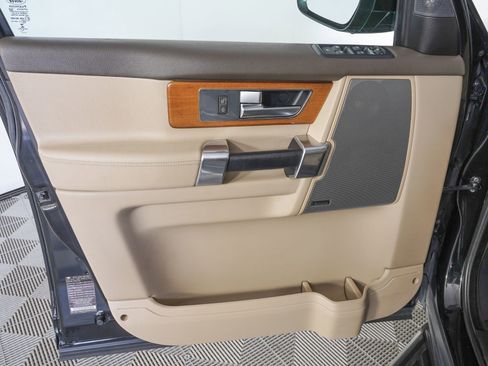 Used 2016 Land Rover LR4 HSE image 14