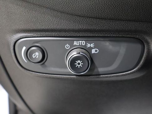 Used 2022 Chevrolet Equinox LT image 35