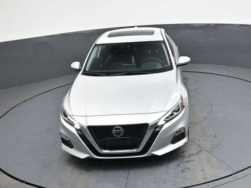 Used 2021 Nissan Altima 2.5 SV w/ SV Premium Package image 34