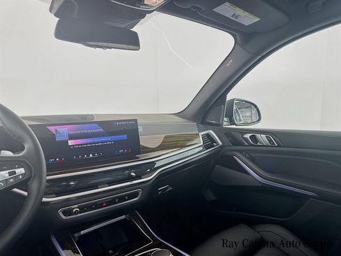 Certified 2024 BMW X5 xDrive40i w/ Premium Package image 25