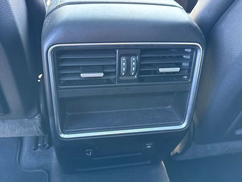 Used 2019 Porsche Cayenne AWD/4WD image 18