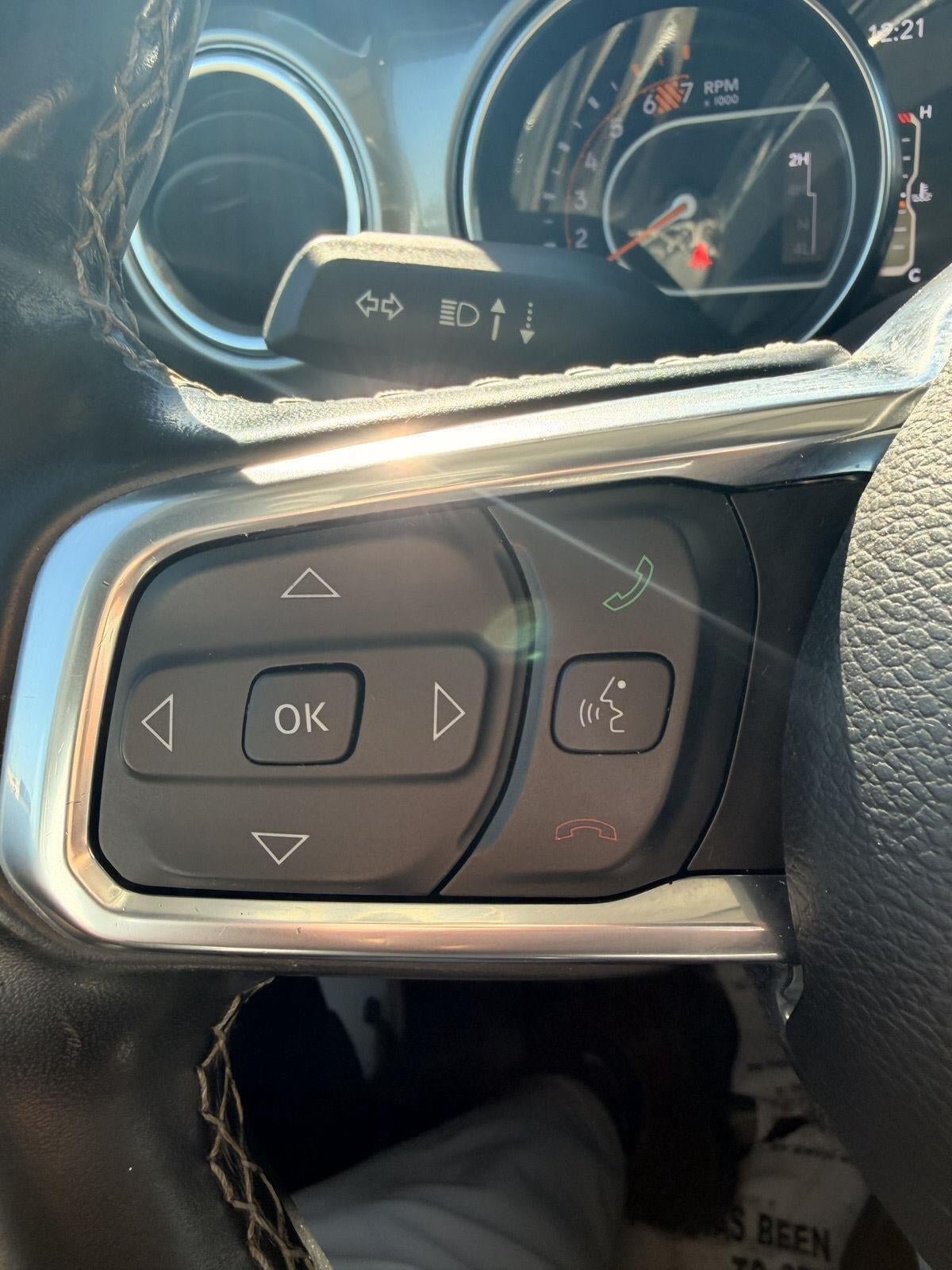Used 2021 Jeep Wrangler Unlimited Sahara AWD/4WD image 15