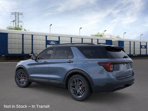 New 2026 Ford Explorer ST-Line w/ ST-Line Street Pack RWD image 4