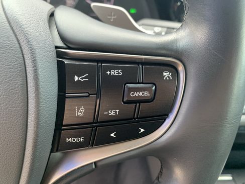 Used 2025 Lexus ES 300h w/ Premium Package FWD image 20