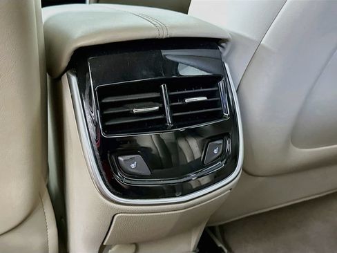 Used 2013 Cadillac XTS Luxury w/ Driver Awareness Package FWD image 4
