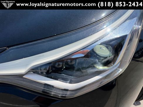 Used 2020 Toyota C-HR Limited FWD image 38