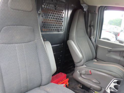 Used 2019 GMC Savana 2500 w/ Driver Convenience Package RWD image 38