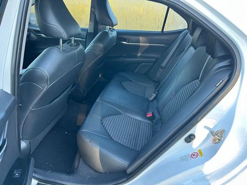 Used 2019 Toyota Camry SE image 13