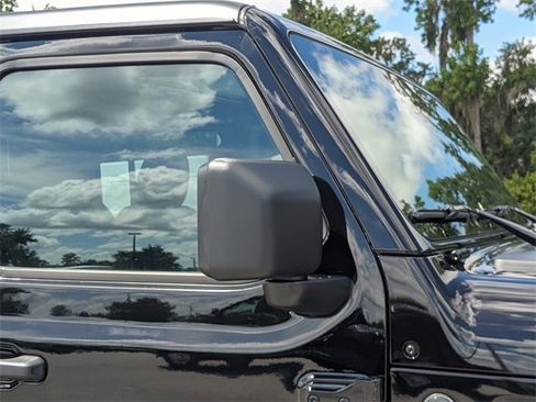 New 2025 Jeep Gladiator Sport image 12