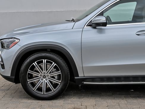 Used 2025 Mercedes-Benz GLE 450e 4MATIC image 12