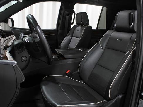 Certified 2021 Cadillac Escalade Premium Luxury image 5