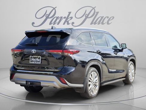Used 2026 Toyota Highlander Platinum AWD/4WD image 5