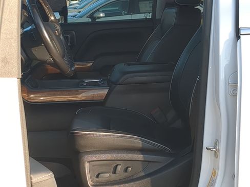 Used 2019 Chevrolet Silverado 2500 High Country w/ Duramax Plus Package image 11