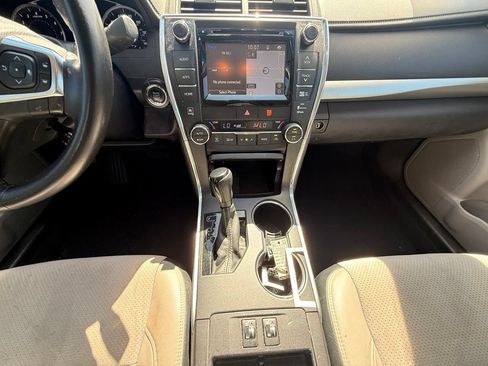 Used 2015 Toyota Camry XSE FWD image 25