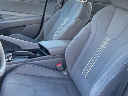 Used 2023 Hyundai Elantra SEL w/ Preferred Accessory Package image 25