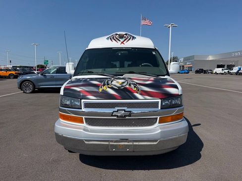 Used 2011 Chevrolet Express 3500 LT w/ LT Preferred Equipment Group RWD image 2