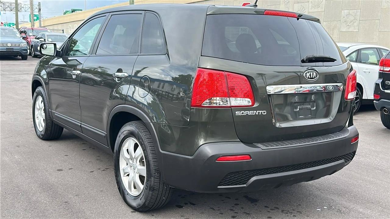 Used 2012 Kia Sorento FWD image 11