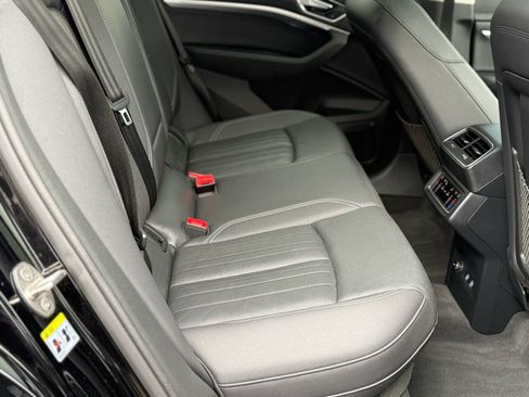 Used 2019 Audi e-tron Premium Plus image 39