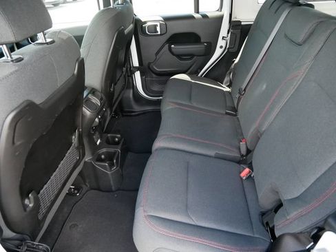 Used 2026 Jeep Wrangler Unlimited Rubicon AWD/4WD image 8