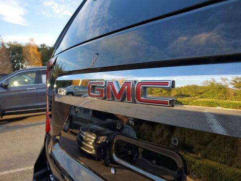 Used 2021 GMC Yukon SLT image 6