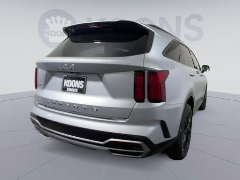 Used 2022 Kia Sorento SX AWD/4WD image 11