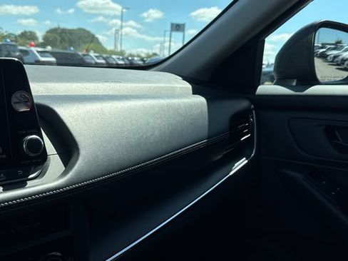 Used 2024 Nissan Rogue S FWD image 26