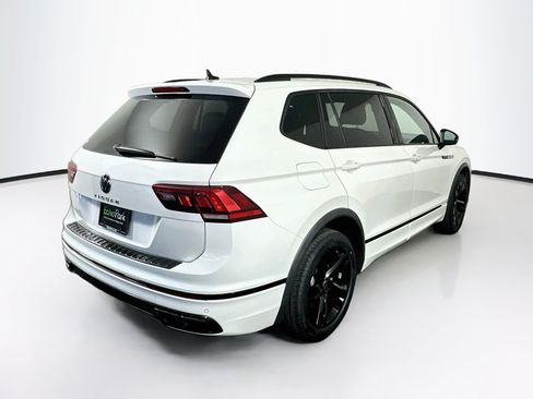 Used 2023 Volkswagen Tiguan SE R-Line FWD image 9