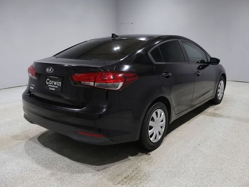 Used 2018 Kia Forte LX image 2