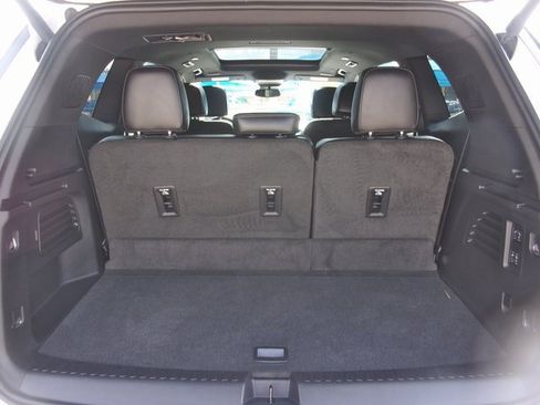 Used 2025 Buick Enclave Avenir w/ Trailering Package, 5000 lbs. image 28