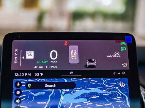 New 2025 Volvo EX30 Ultra w/ Protection Package Premier image 24