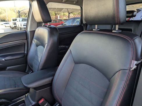 Used 2025 Mitsubishi Outlander Sport SE image 13