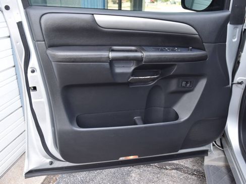 Used 2014 Nissan Armada SV AWD/4WD image 26