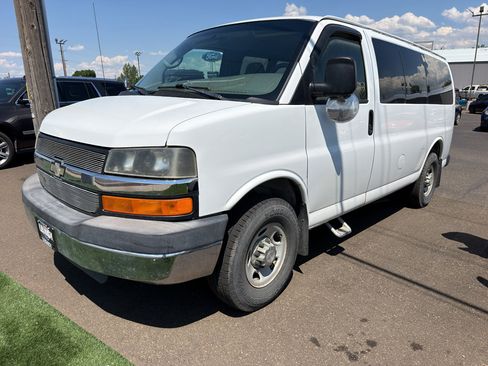 Used 2009 Chevrolet Express 3500 Passenger w/ LT Preferred Equipment Group RWD image 1