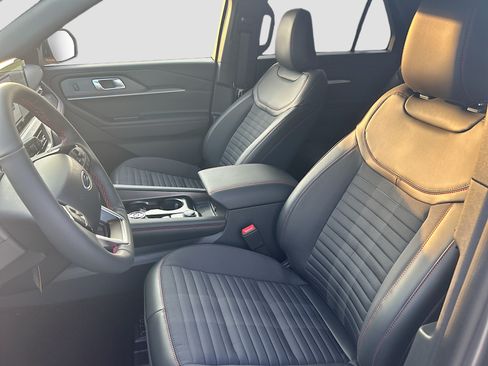 New 2026 Ford Explorer ST-Line w/ ST-Line Street Pack RWD image 15